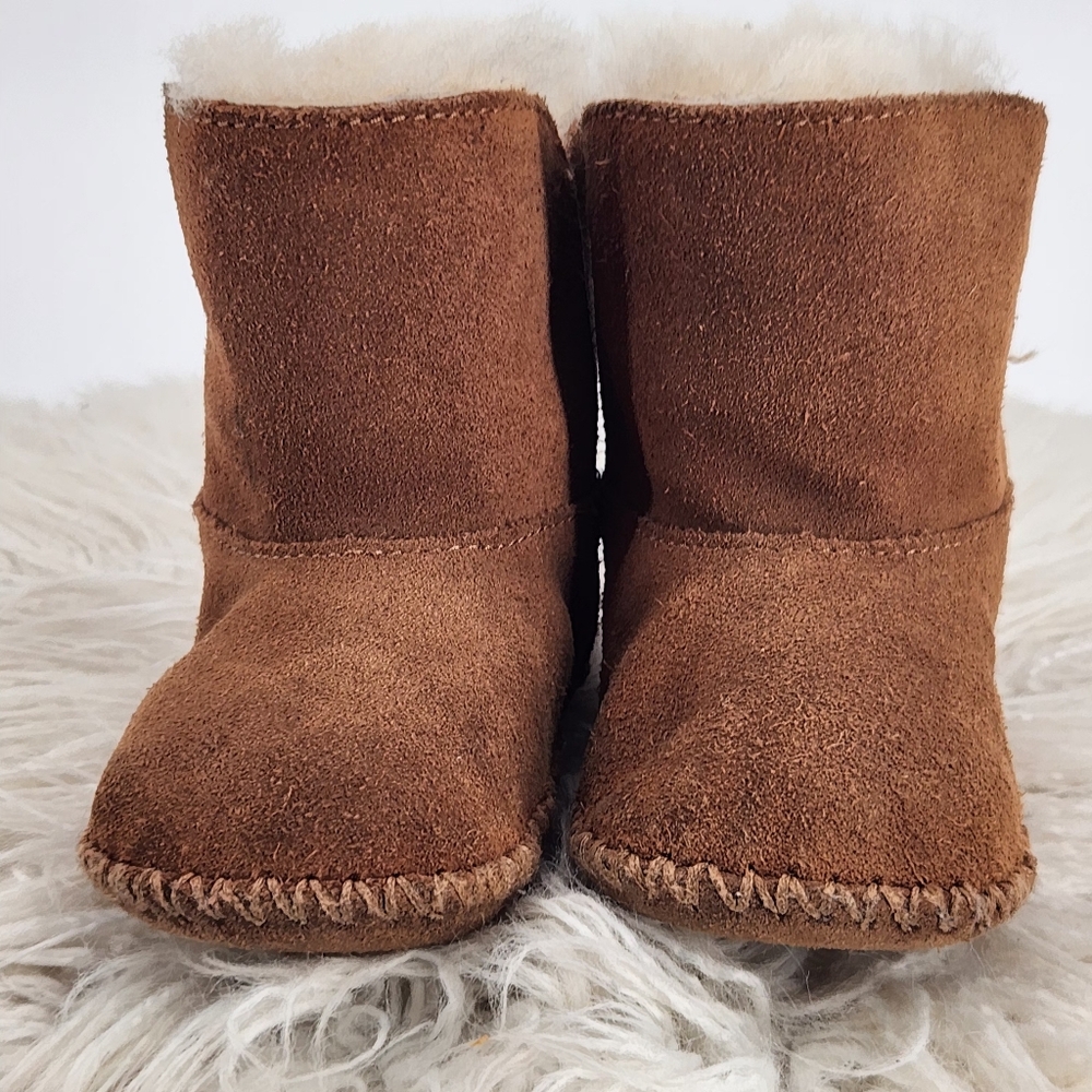 UGG Caden Baby Booties in Chestnut (12/18 mo)